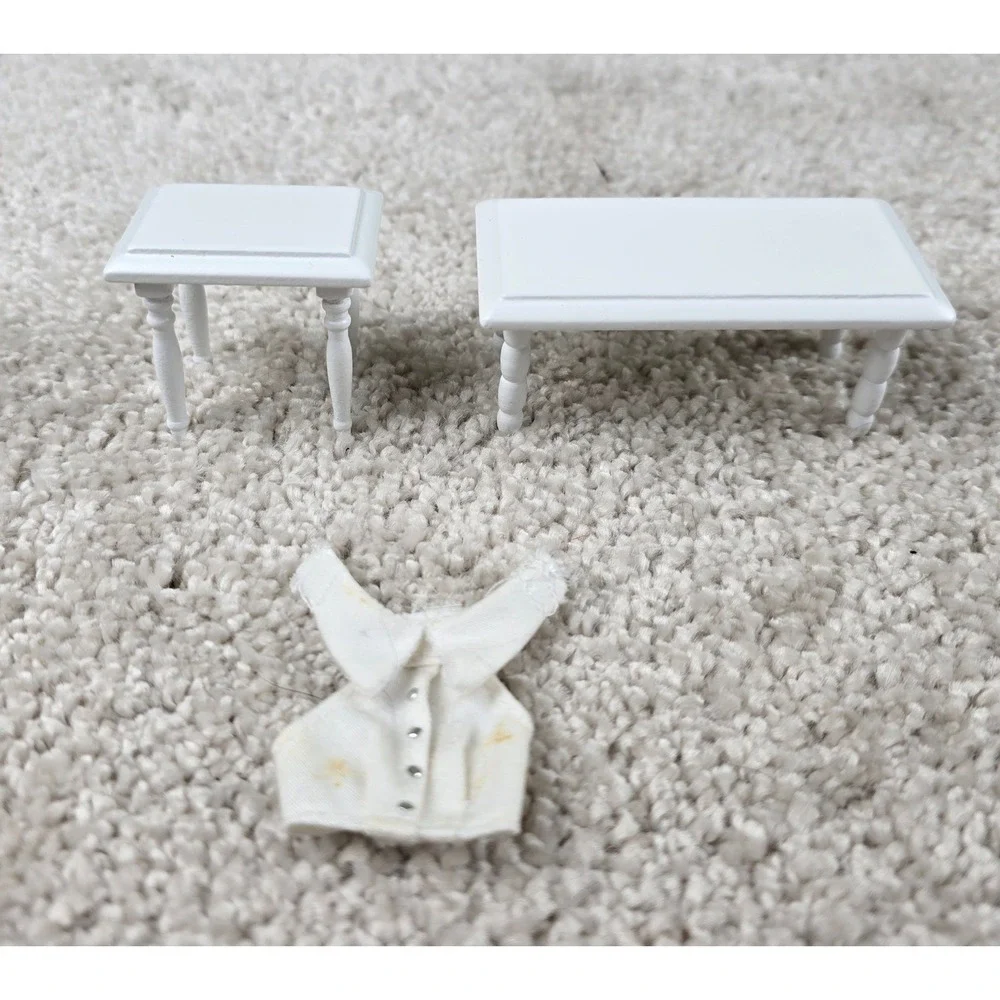 Unbranded Dollhouse Furniture White Miniature Tables and Doll Vest Set